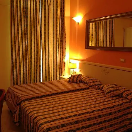 Hotel Festival 3*